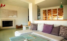 Cozy and spacious living room